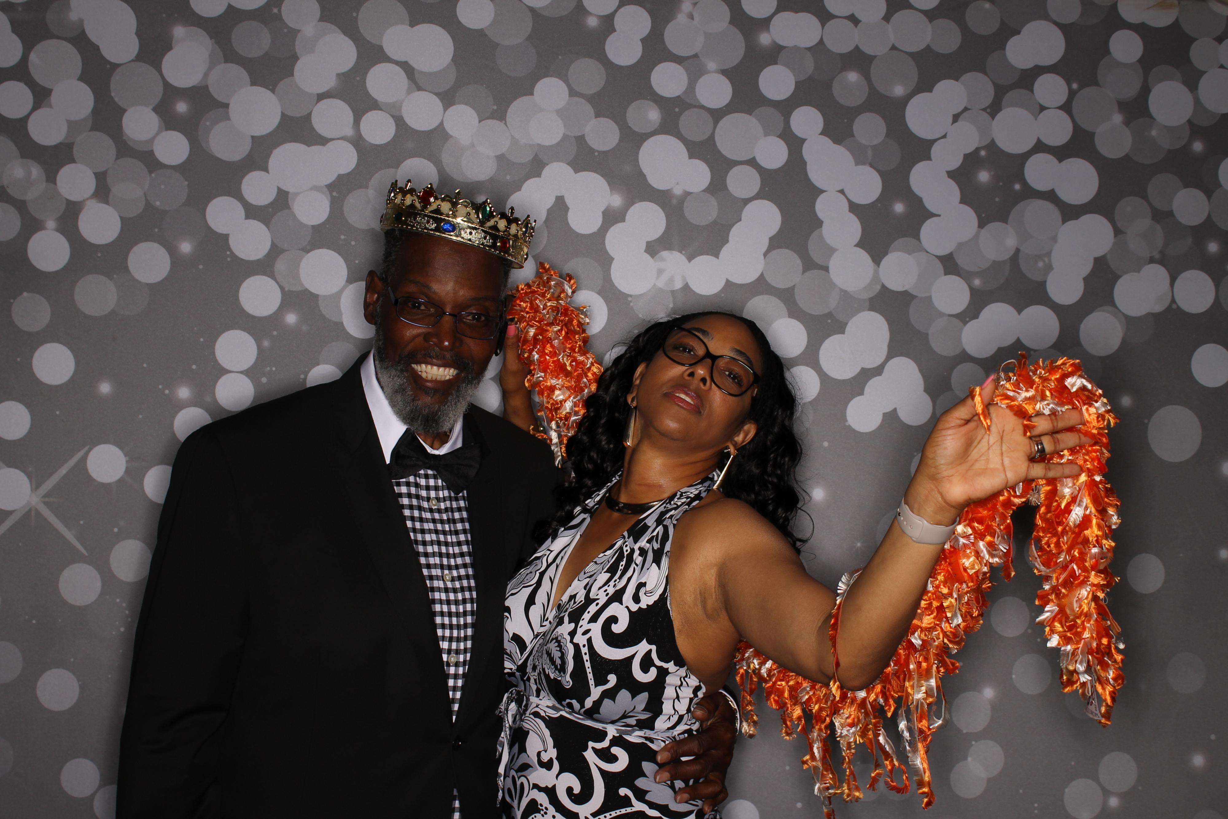 Family Watts | View more photos from the event at gallery.photoboothcincy.com/u/PhotoBoothCincy/Family-Watts